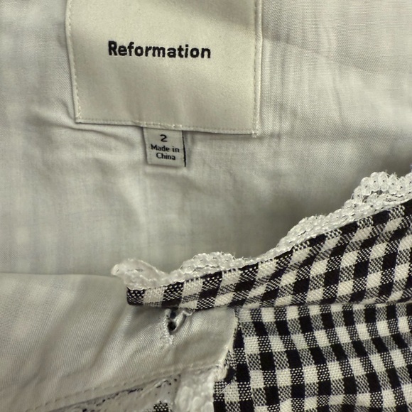 Reformation Amela Linen Top Remy Check
Gingham Black White - Picture 13 of 15